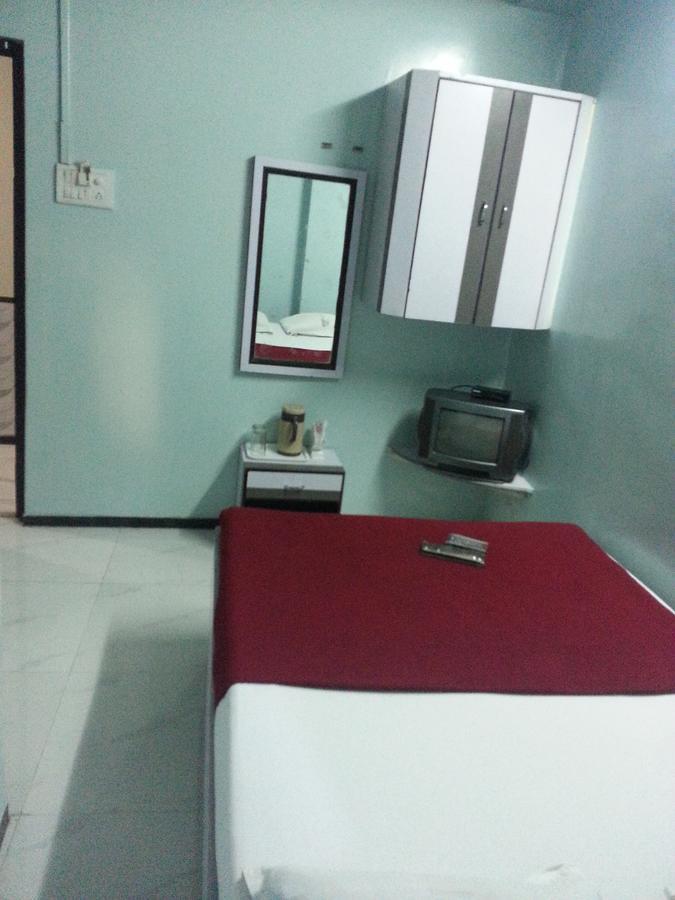 New Metro Guest House Bombay Exterior foto